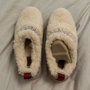 Ugg Tazz Braid fur clog platform